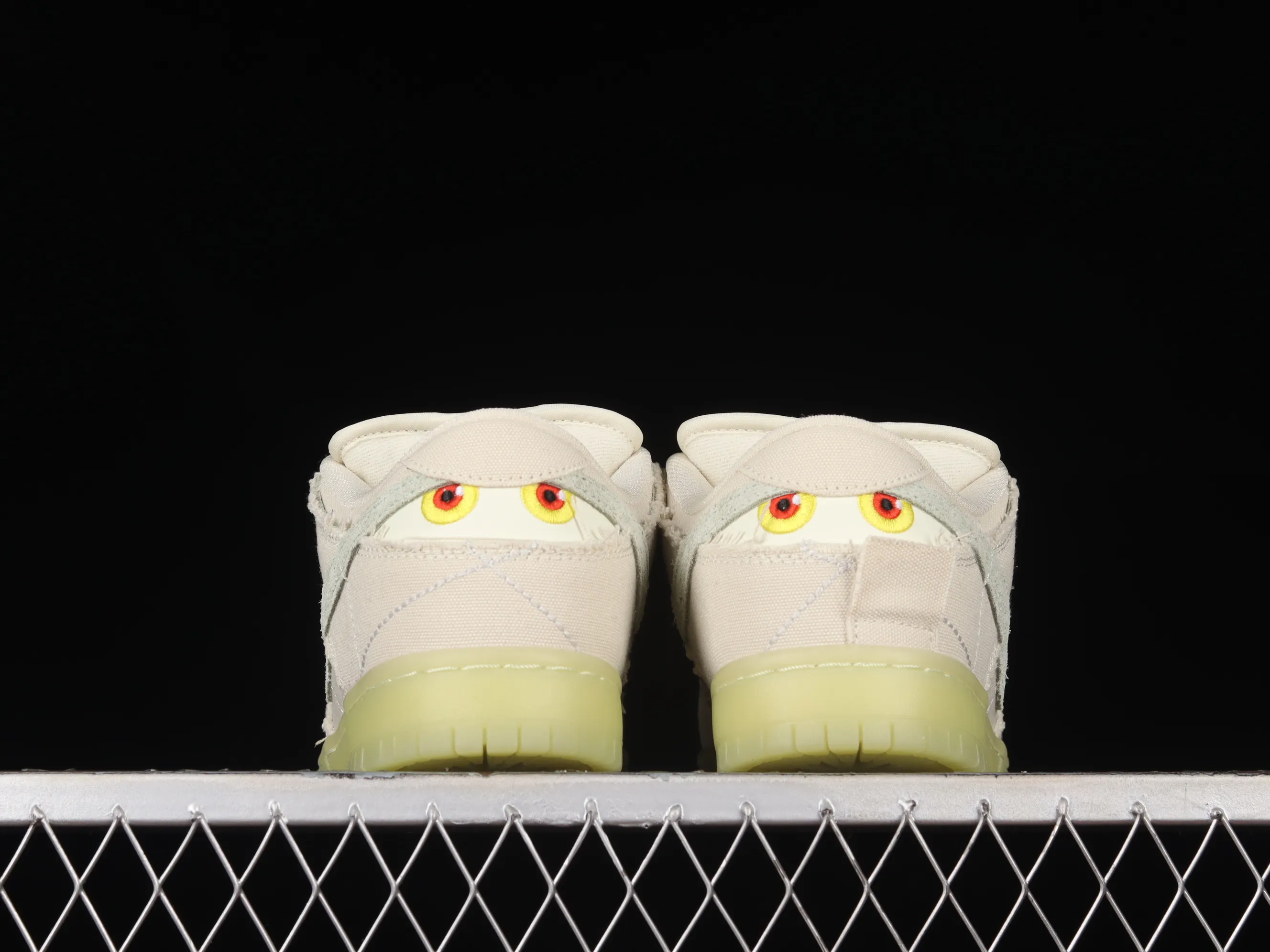 All Categories Nk SB Dunk Series Nk SB Dunk Low Low-top Sneakers M Version Pure Original Nk SB Dunk Low "Mummy" Luminous SB Smashing Backboard Fashion Casual Sneakers DM0774-111